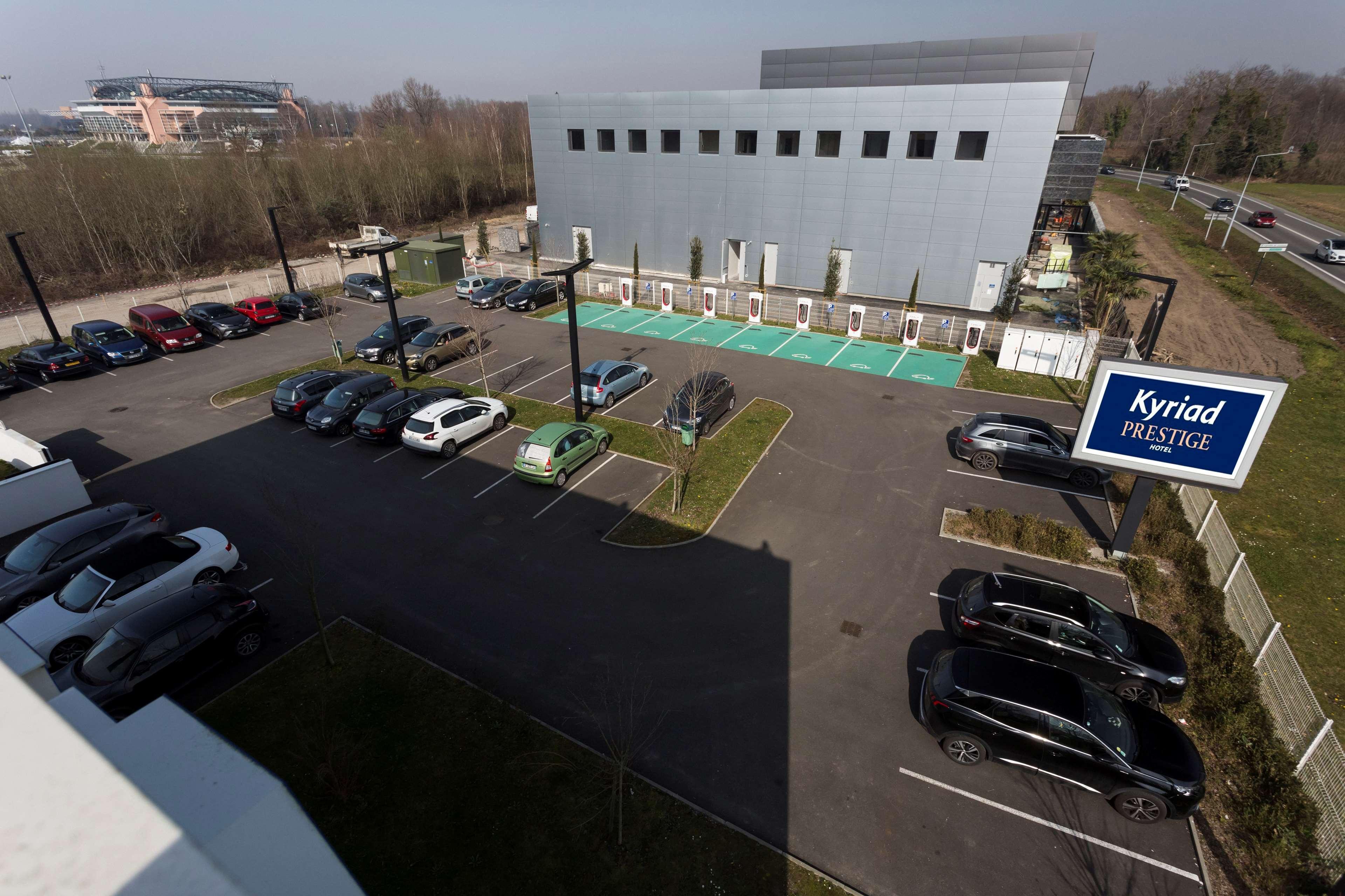 Kyriad Prestige Pau - Palais Des Sports Exterior foto