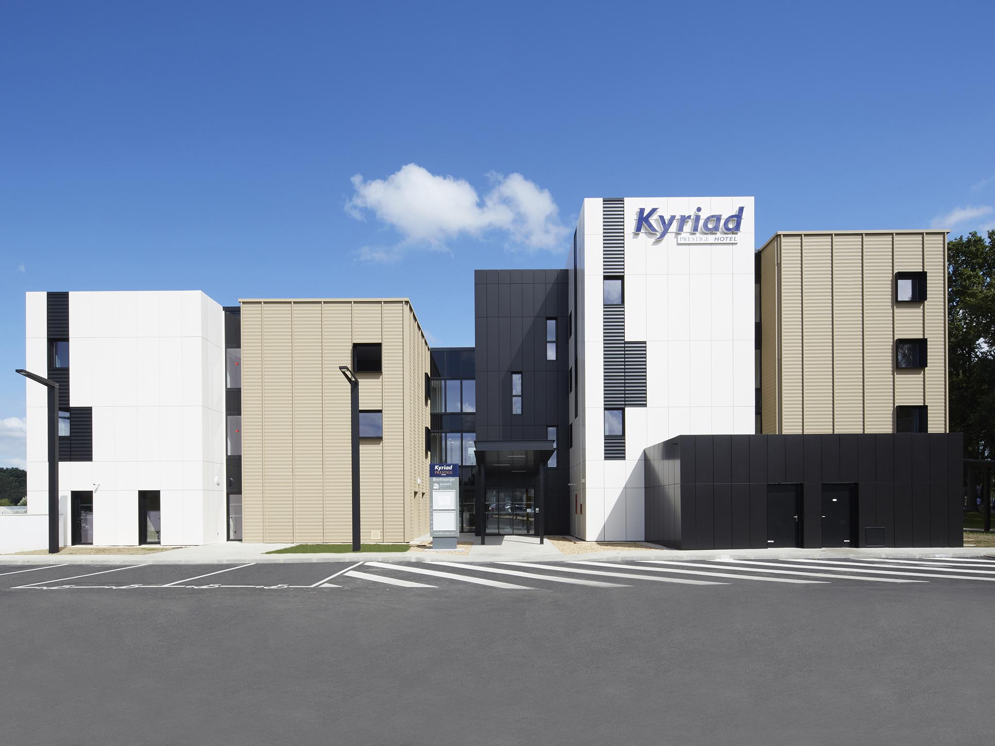 Kyriad Prestige Pau - Palais Des Sports Exterior foto