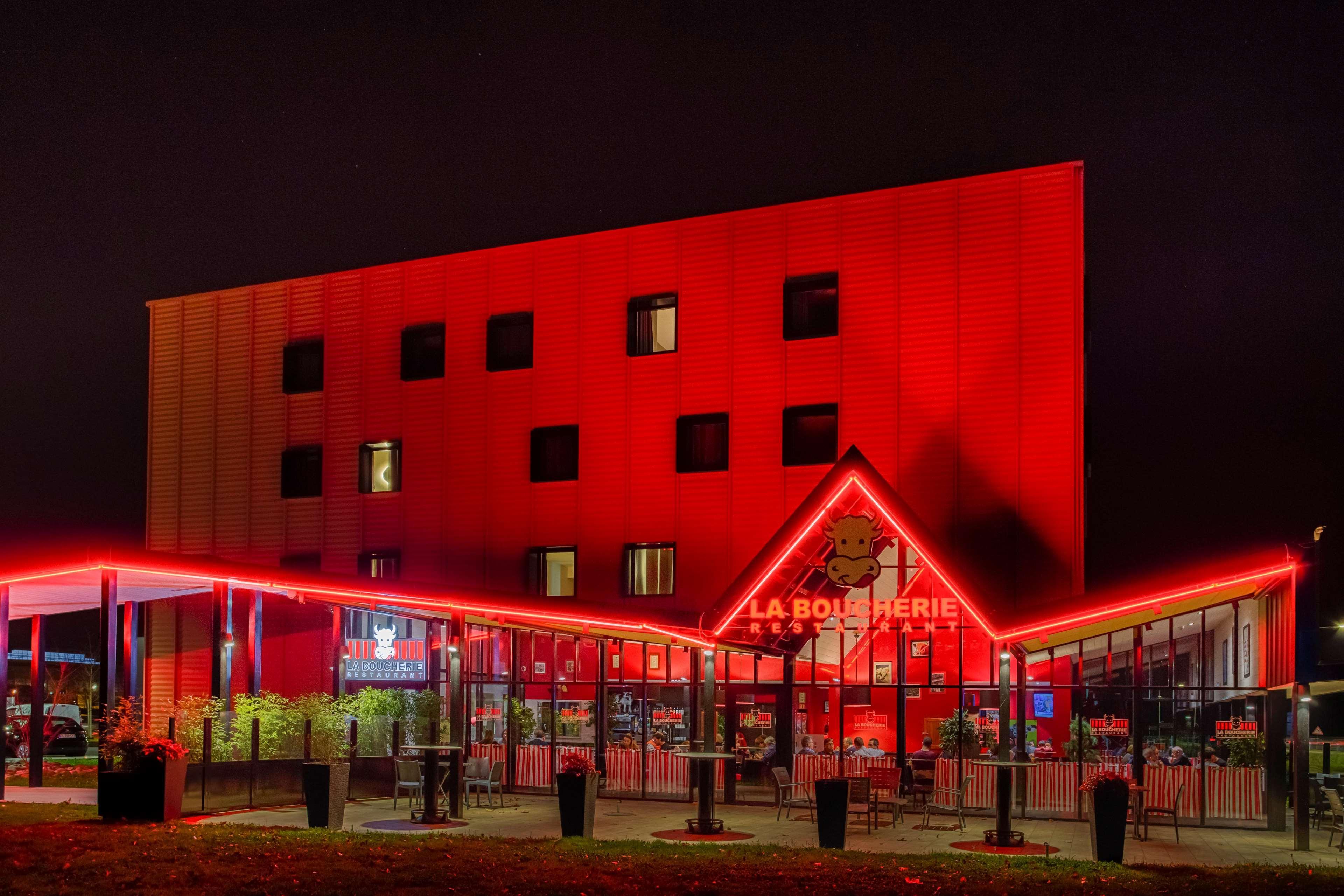 Kyriad Prestige Pau - Palais Des Sports Exterior foto